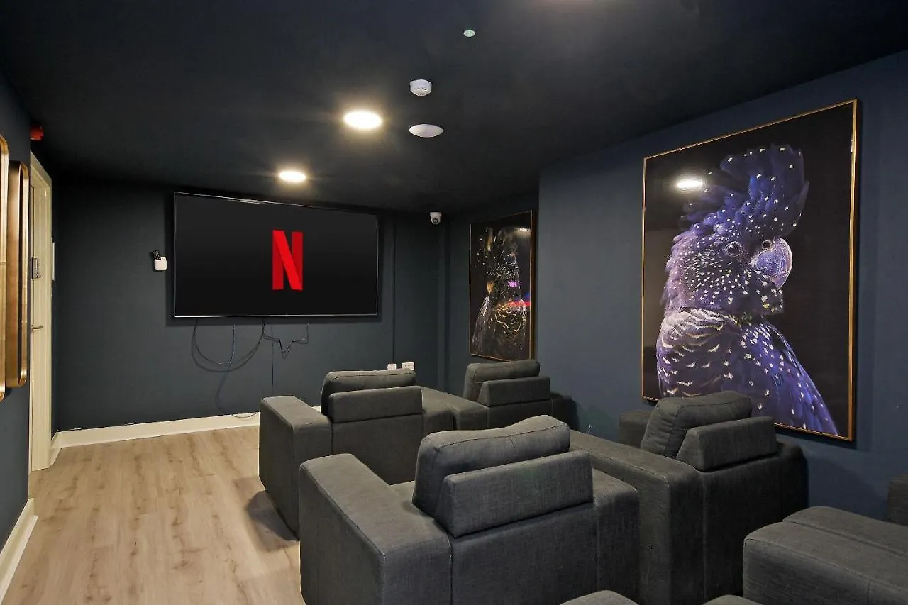 City Centre Modern Studio Apartment - Westone Free Wifi, Gym Access, Netflix Sheffield