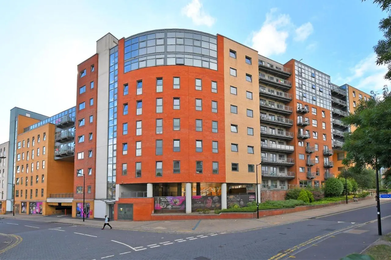City Centre Modern Studio Apartment - Westone Free Wifi, Gym Access, Netflix Sheffield